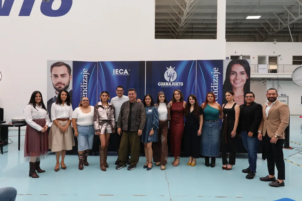 Foto Ganadoras y Jurado
