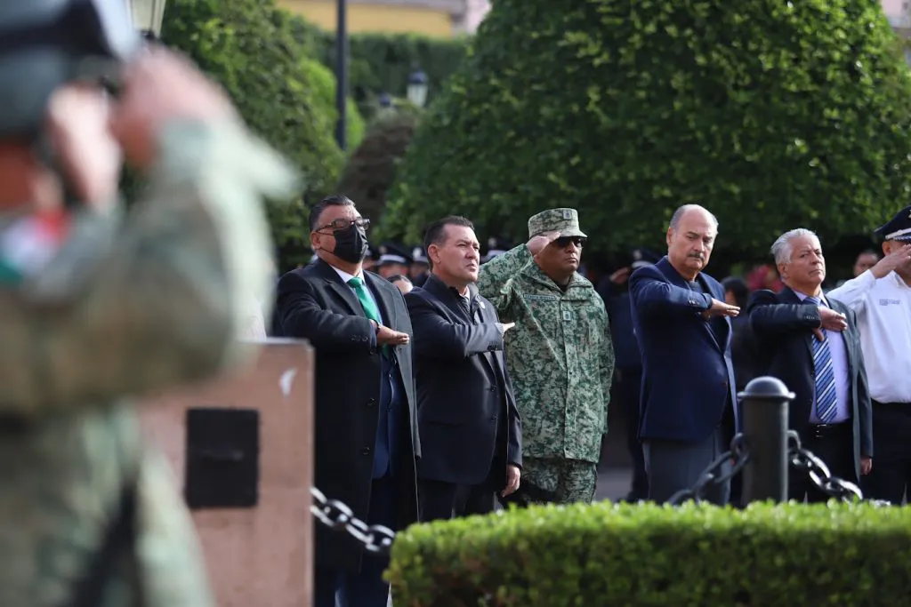 Honores-a-la-bandera-1024x683-1