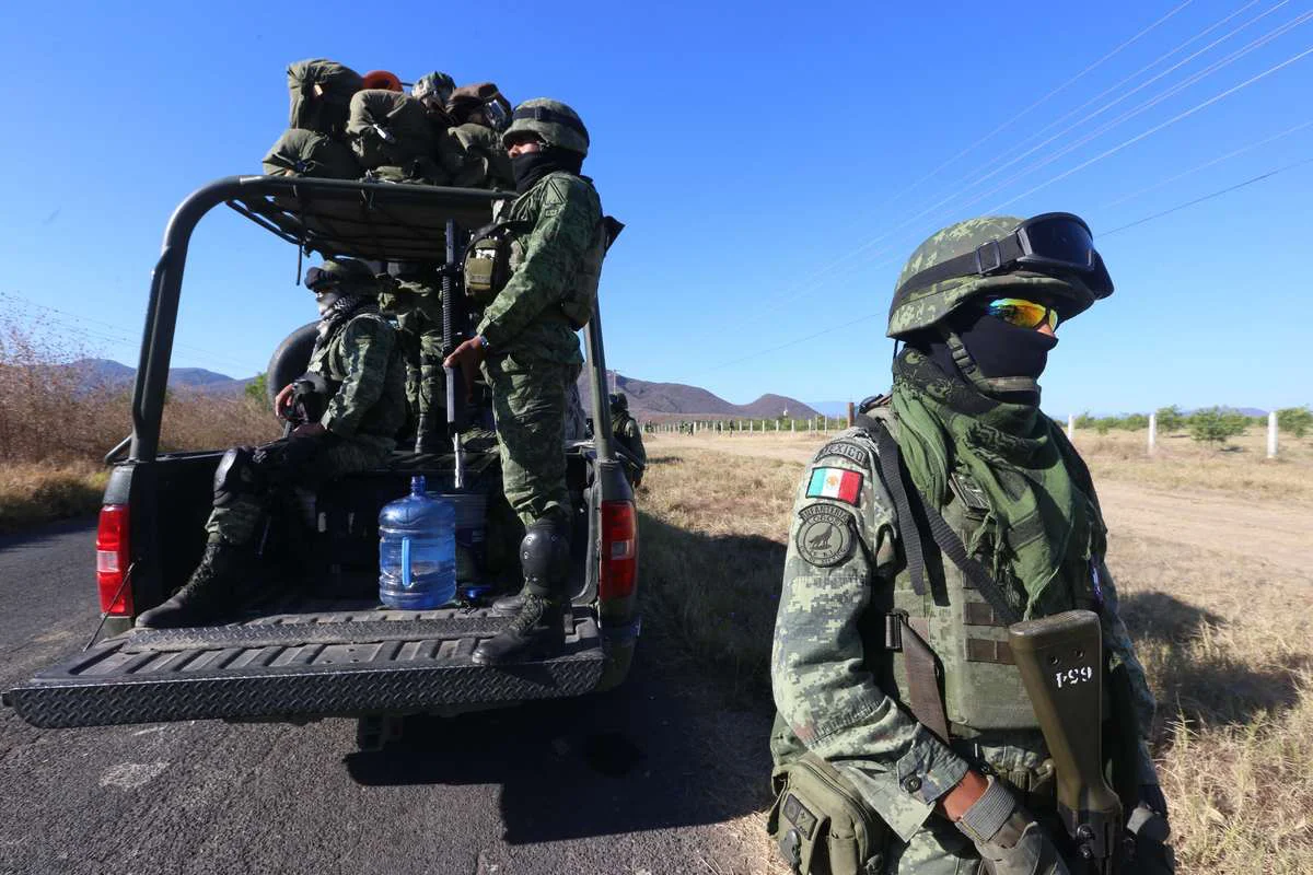 elementos-ejercito-mexicano-mantienen-resguardada