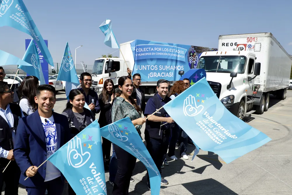 BANDERAZO VOLUNTARIADO DIF ESTATAL 1