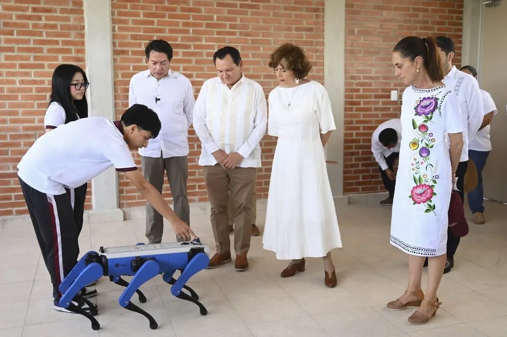 2026-05-16_Inauguracio_n_del_Centro_de_Bachillerato_Tecnolo_gico_Industrial_y_de_Servicios_No._305_Me_rida__Yucata_n_02_SLE