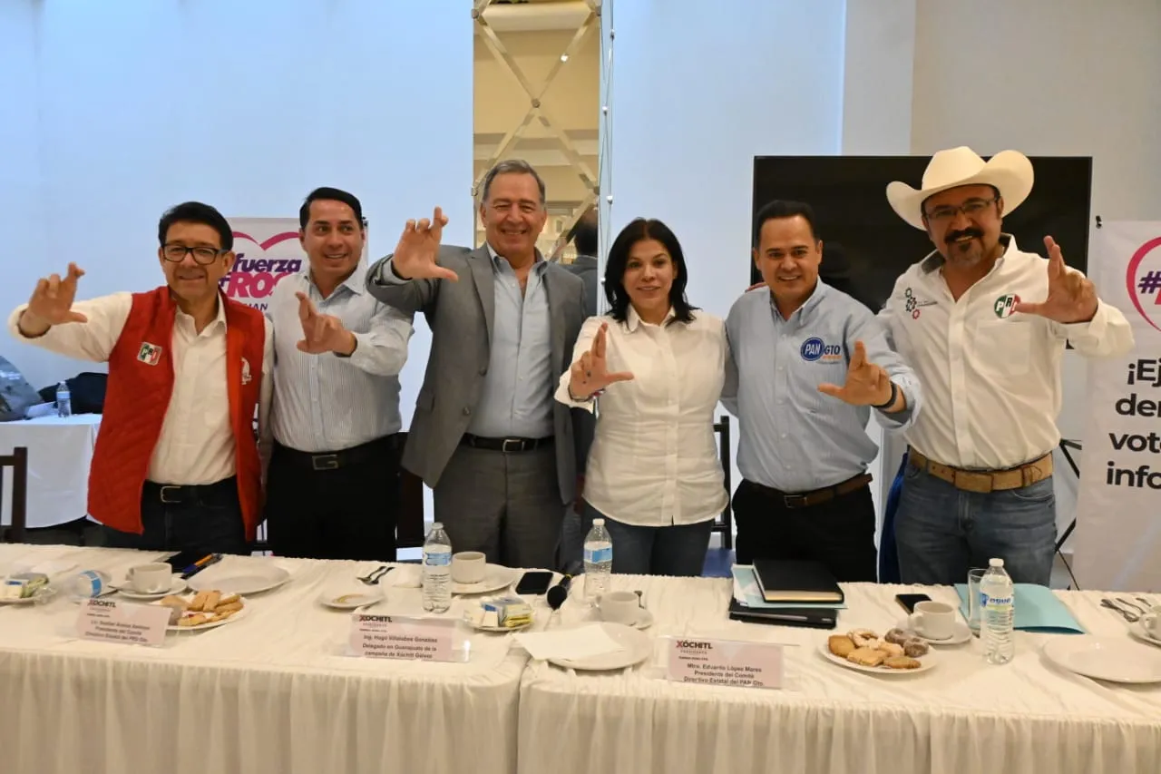 Xóchitl fuerza rosa