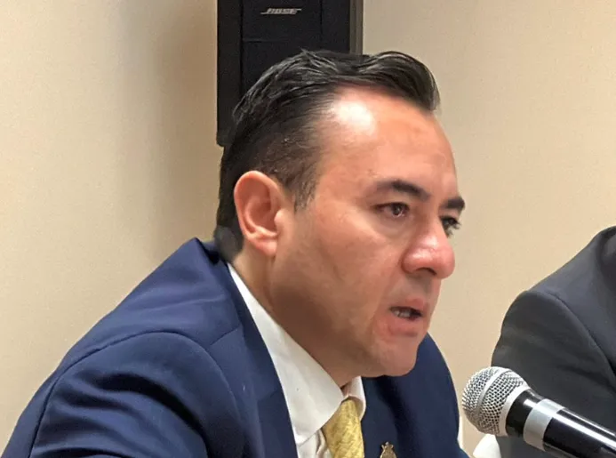 Mauro González