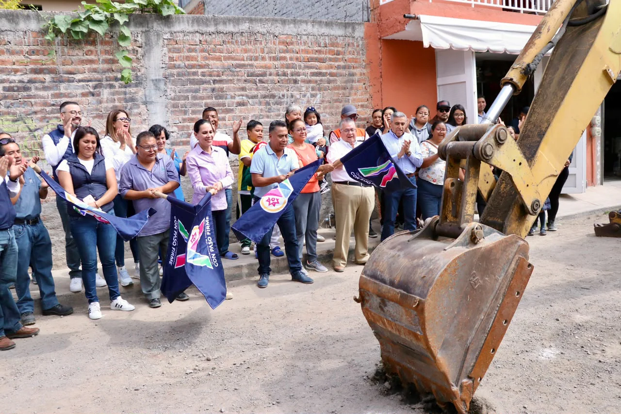 ARRANCA GOBIERNO DE IRAPUATO OBRAS DE PAVIMENTACIÓN EN LAS HERAS SEGUNDA SECCION (4)