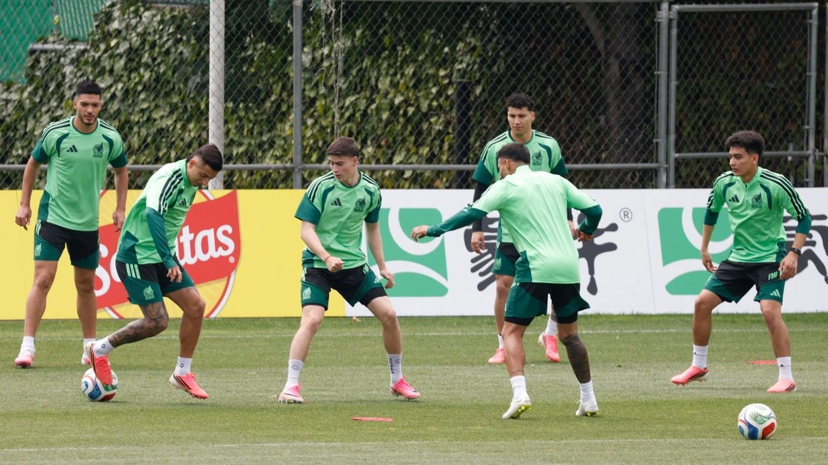 mexico-enfrenta-a-ecuador