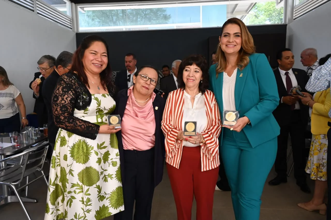 ANIVERSARIO-DE-LA-PREPA-1-1