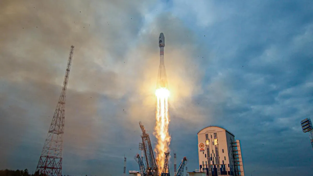 momento-del-lanzamiento-de-la-soyuz-en-la-que-viaja-la-sonda-luna-25-de-rusia