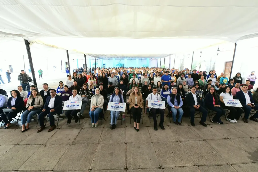 Entrega de Becas Si (10)