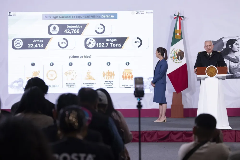 2026-05-27_Conferencia_de_prensa_matutina_-_Palacio_Nacional_10_JCRM