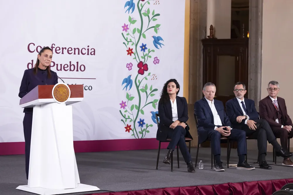 2026-05-18_Conferencia_de_prensa_matutina_-_Palacio_Nacional_07_JCRM