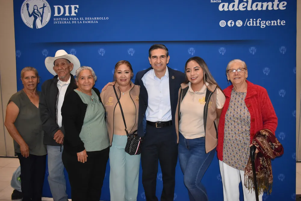 DIF ESTATAL ATIENDE A PERSONAS MAYORES 1