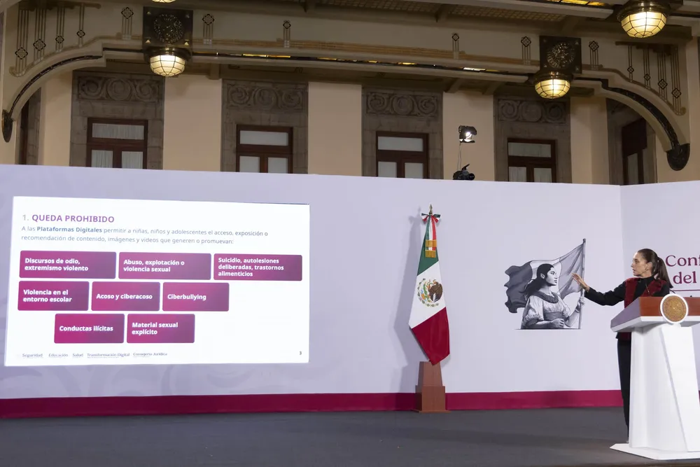 2026-10-09_Conferencia_de_prensa_matutina-Palacio_Nacional__07_CRM