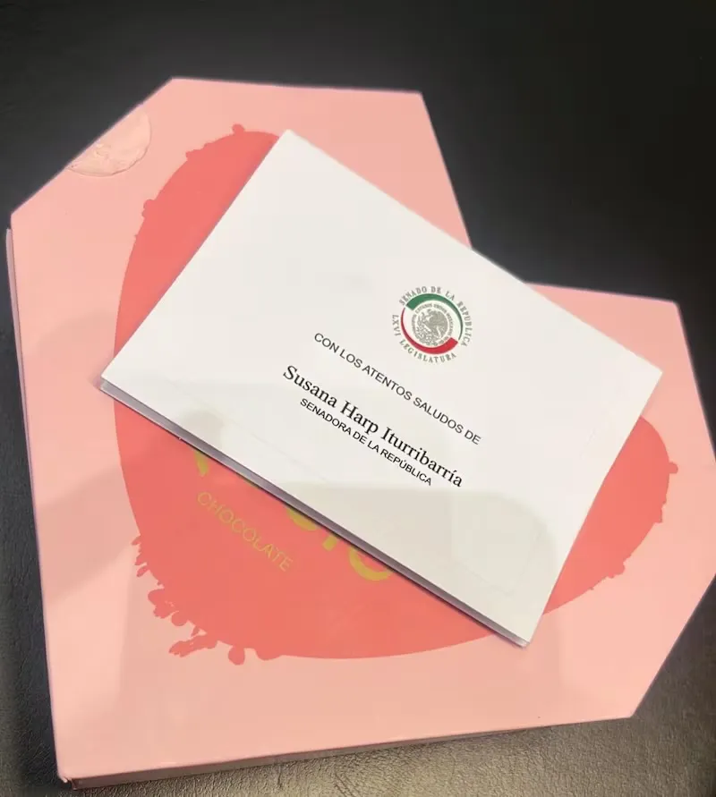 Chocolates AMLO copia