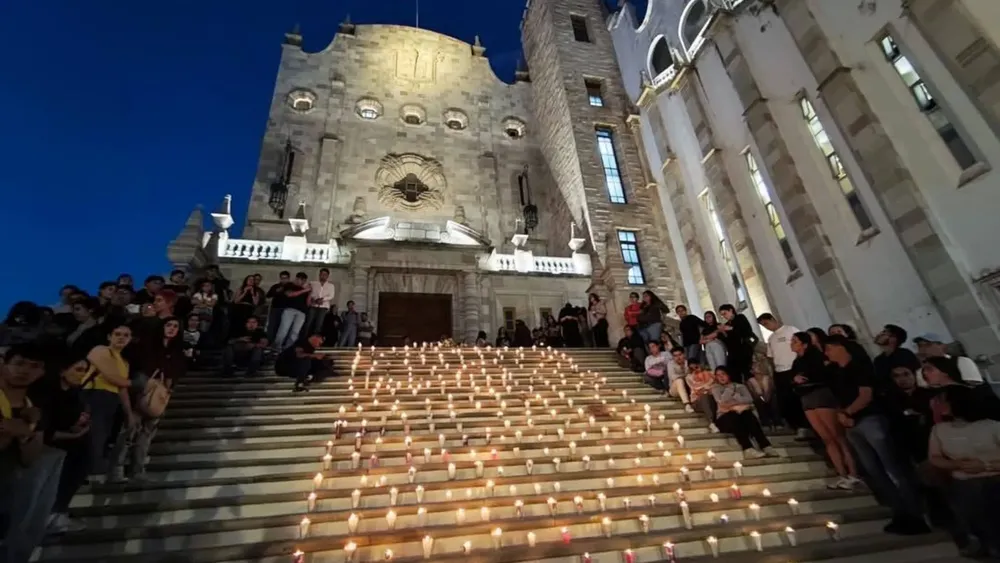 accidente-alumnos-guanajuato-homenaje