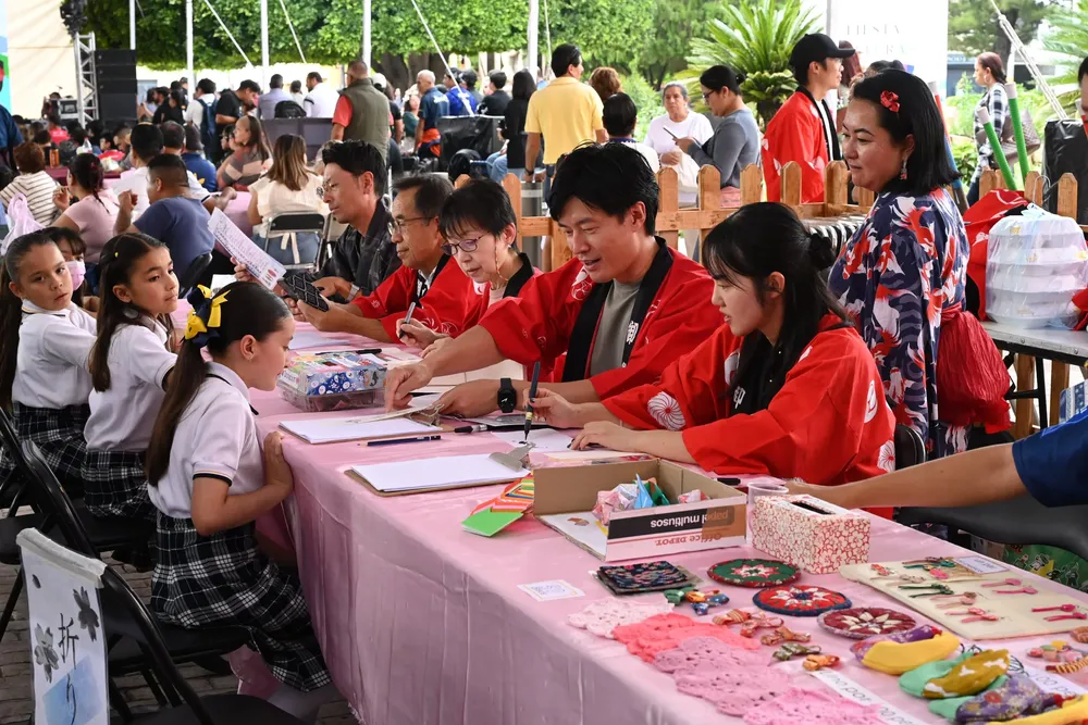 Quinta edición de Fiestas de las culturas 3