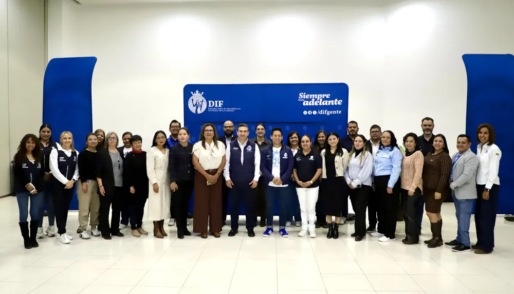 DIF ESTATAL CAPACITA EN CRIANZA POSITIVA