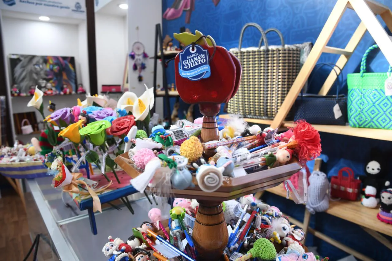 Artesanos-Nuevo-Comienzo-en-Feria-Estatal-de-Leon-2026-03