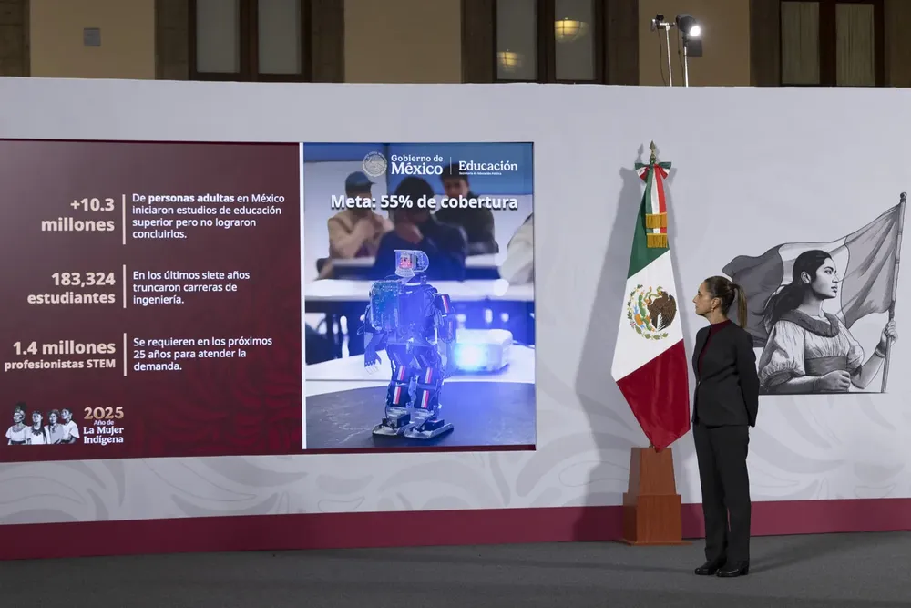 2025-11-21_Conferencia_de_prensa_matutina-Palacio_Nacional_05_JCB