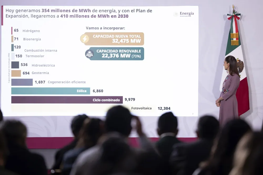2026-06-24_Conferencia_de_prensa_matutina_-_Palacio_Nacional_05_GM