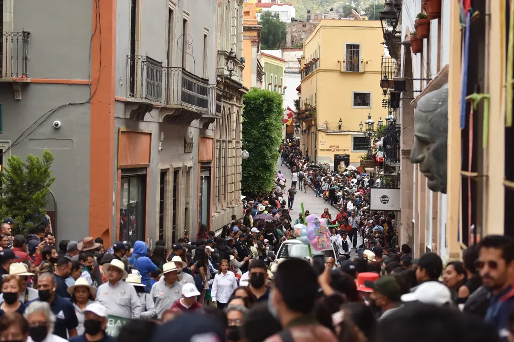 DESFILE