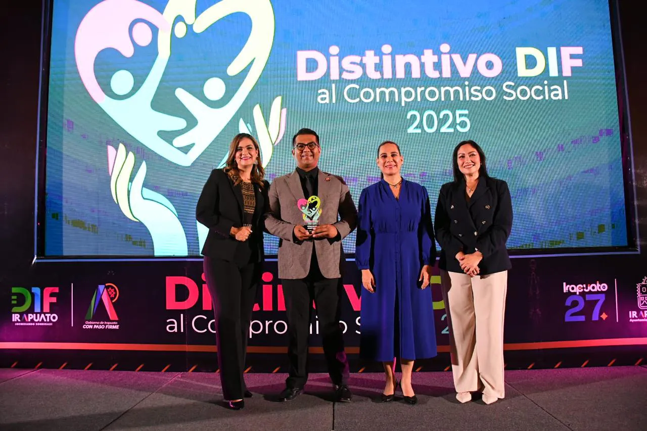 SE-ENTREGA-DISTINTIVO-DIF-2025-A-ALIADOS-ESTRATEGICOS-Imagen-5