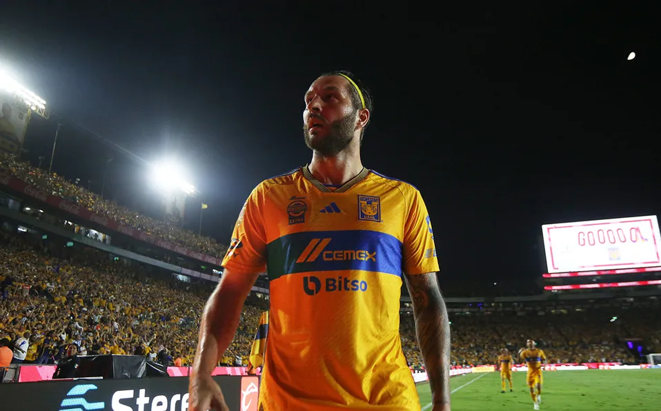 gignac-convierte-maximo-anotador-clasicos