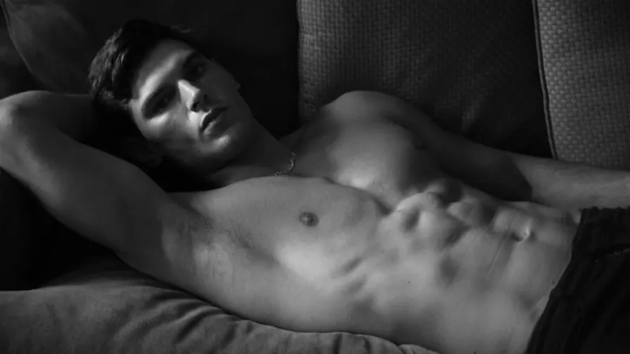 stefano-tomadini-actor-porno-contratado-por-disney-sin-querer-para-la-sirenita-3