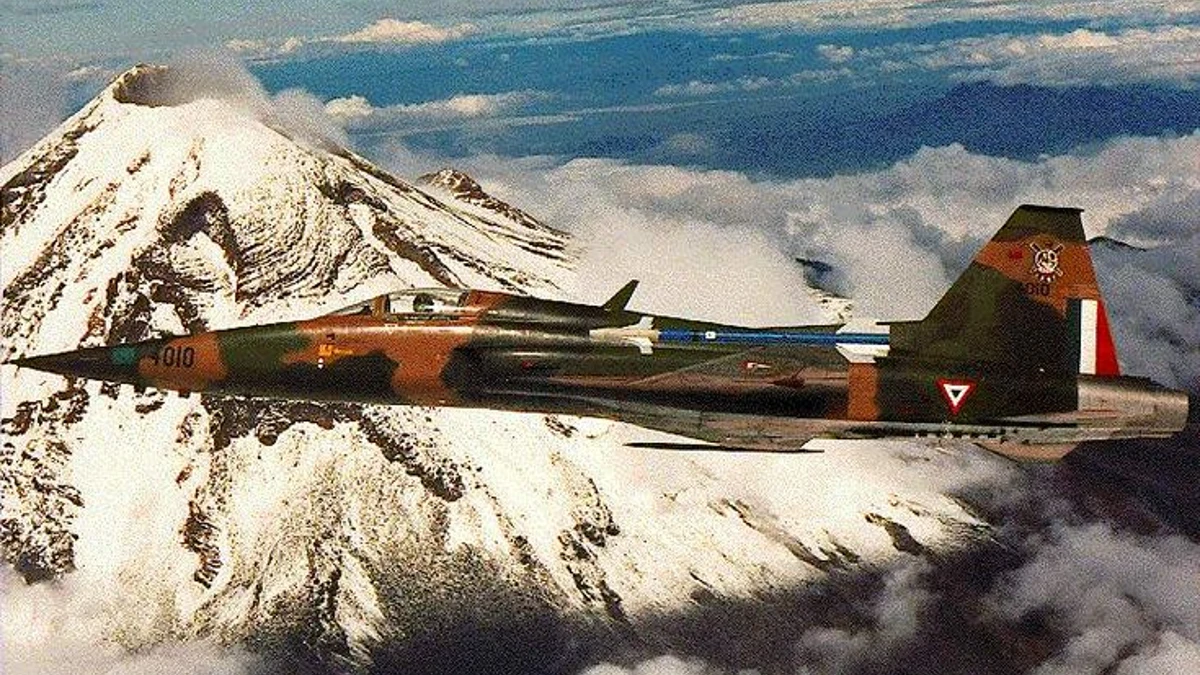 aeronaves-en-el-desfile-militar-del-16-de-septiembre-02