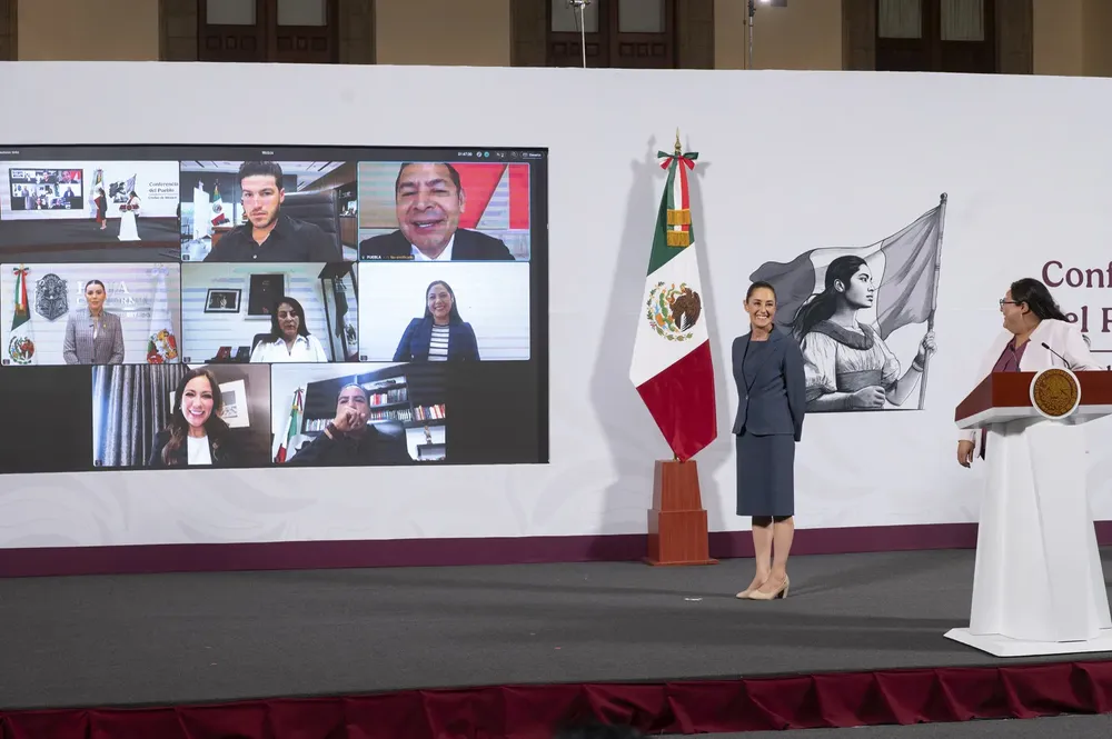 2025-04-23_Conferencia_de_prensa_matutina_-_Palacio_Nacional_15_SLE