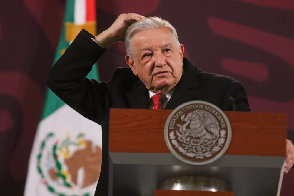 966942_AMLO-Lunes-Mananera-5_impreso-scaled