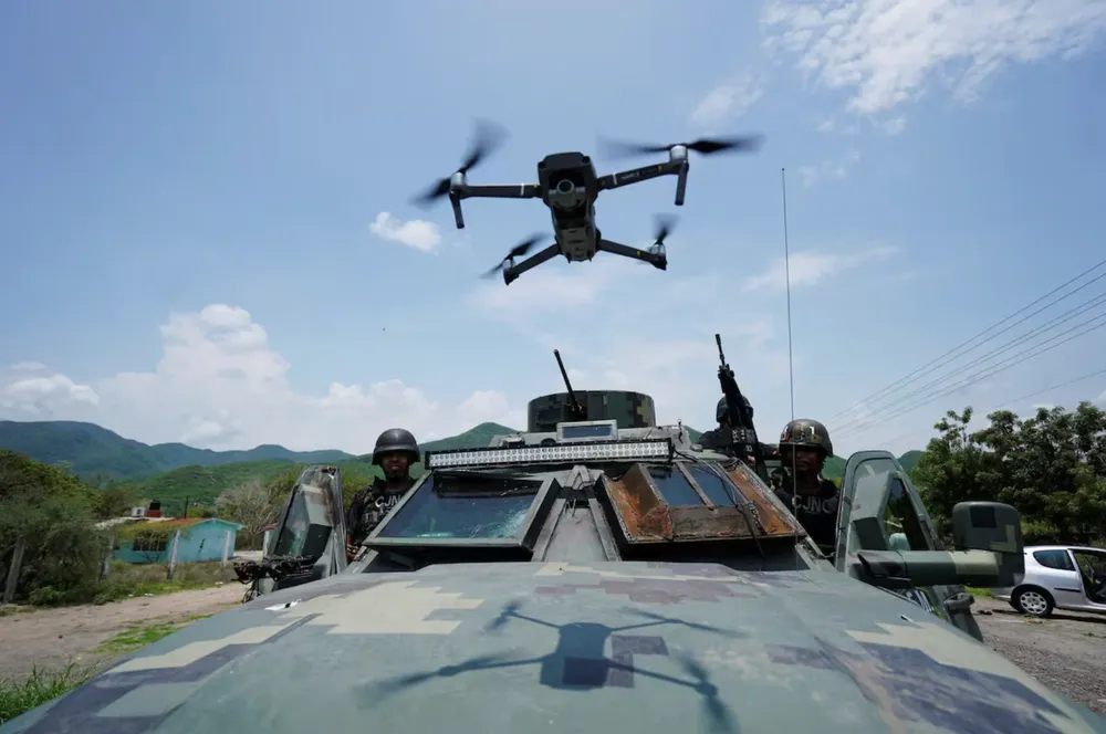 Carteles y drones