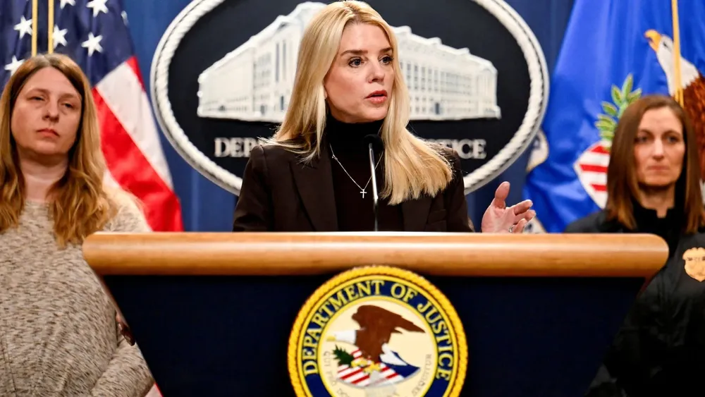 Pam-Bondi-Fiscal-General-EUA%20%281%29