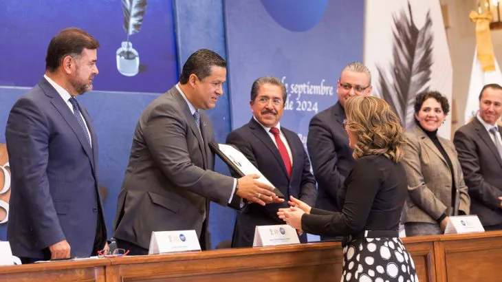 Entrega-de-Fiats-a-Notarias-y-Notarios-Publicos-2-730x410