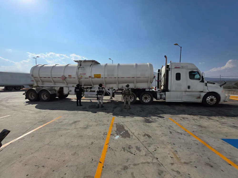 Asegura-Secretaria-de-Seguridad-y-Paz-mas-de-90-mil-litros-de-hidrocarburo-en-Apaseo-01